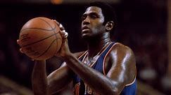 Top Moments: Willis Reed's emotional return inspires Knicks in Game 7 of 1970 Finals