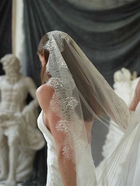 10 Mantilla Style Veil Designs Every Bride Should Know - Calily Bridal