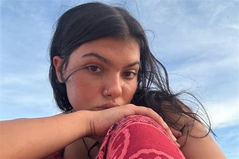 Tragic backpacker, 19, found dead surrounded by dingoes on beach had ...