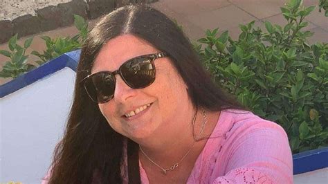 Family pay tribute to 'loving mum' who died in Renfrewshire crash alongside four horses | UK ...