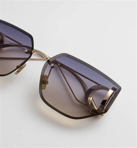 30Montaigne B3U Gafas de sol mariposa con degradado de morado a nude | DIOR