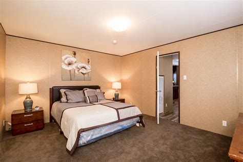 Champion Select Singlewides CS1676D-1676H32050 from Bolton Homes