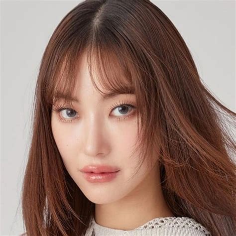 Whale Store xoxo - Staffel 1 • Folge 1 - Life is Riding a Bicycle. - Plex