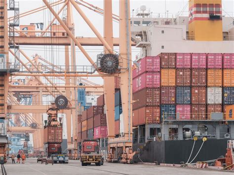 Vietnam Sees Trump Tariffs Cutting Up to a Third of US Exports