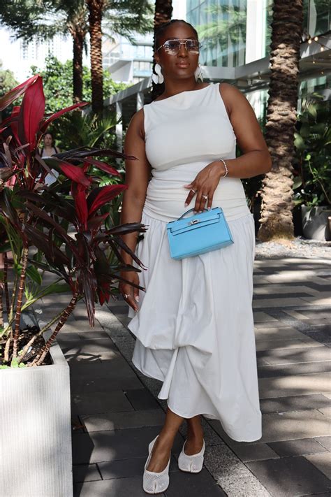 Eva Pouchette Sky – The Vault Label