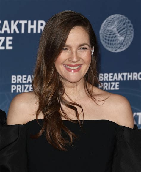 Drew Barrymore Ditches Bras for Good: ‘I Don’t Care Anymore’ - Yahoo News Canada