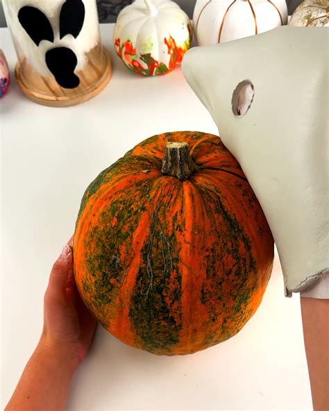 Craft spooky ghost pumpkins for Halloween👻🎃