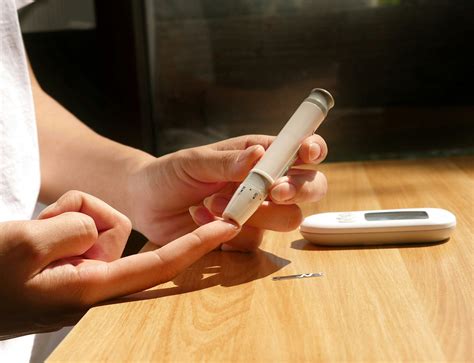 Continuous glucose monitors improve blood sugar control in type 2 diabetes trial