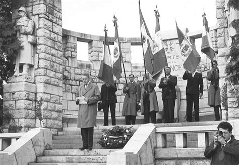 My step mom has huge tits j'ai rencontré Coco récemment.