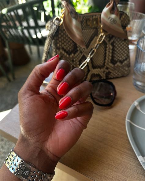 31 Short Nail Looks for April That Are Anything but Boring