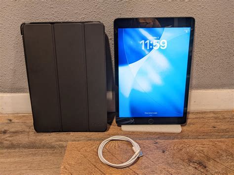 Apple iPad 9th Gen - Wi-Fi, 256GB, Gray, A2602 - LACQ10600 - Swappa