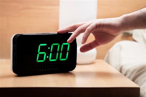 Stanford Sleep Medicine Doctor Reveals How To Be a Morning Person