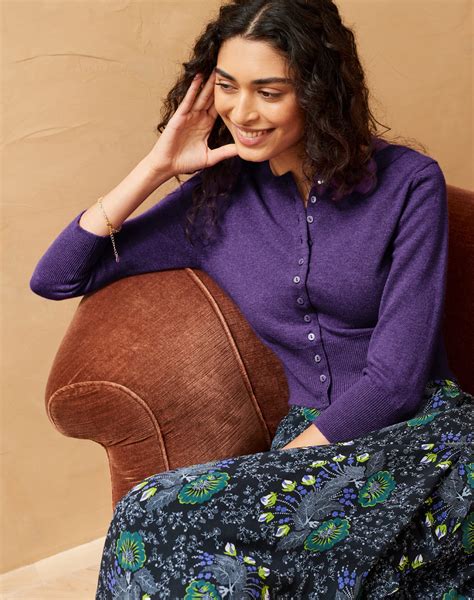 Cashmere Cropped Cardigan in Violet | Women's Knitwear | Brora