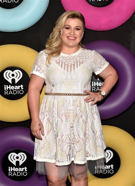 Kelly Clarkson Pregnancy Update: Singer Announces She’s Expecting Baby ...