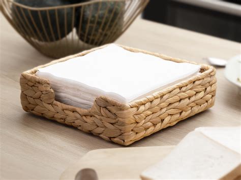 Amazon.com: Howizz Premium Handwoven Hyacinth Bathroom Napkin Holder ...