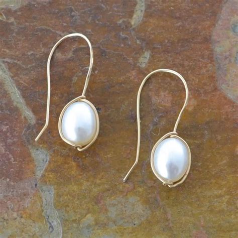 Vintage Gold Pearl Earrings - Claire Jewelry