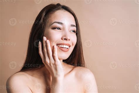 Beauty nude portrait of happy young beautiful asian woman with healthy ...