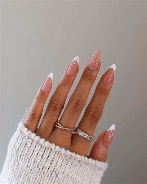 33 Latest White and Silver Nail Ideas To Try In 2024!