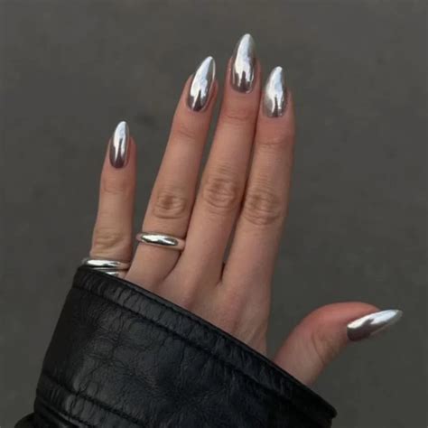 25 Chrome Nail Designs That Nail The Metallic Trend! | SoboTips