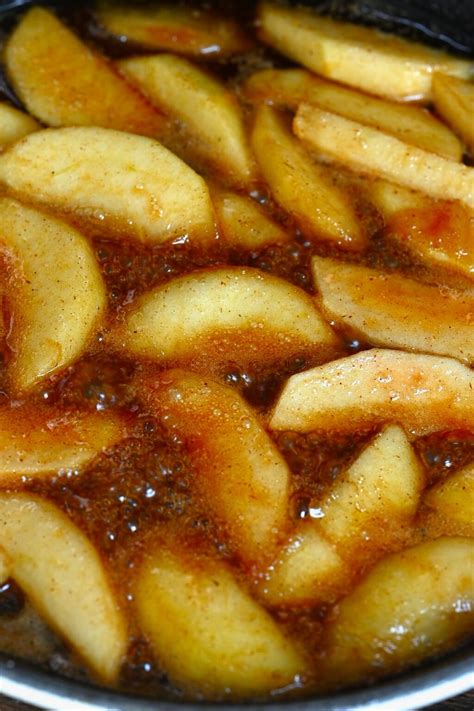 Fried Apples Recipe (Southern Style) - Alphafoodie