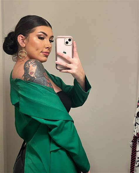 Miya Acacia | 💚 | Instagram