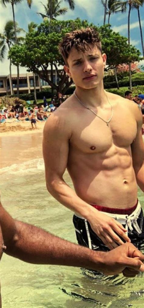 Matt Rife : r/ShirtlessCelebMen