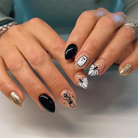 28 Best Halloween Nail Ideas and Designs To Try - Paisley & Sparrow ...