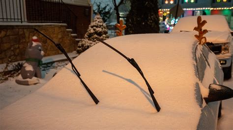 Should I put my windshield wipers up in snow? Winter storm nearing AL