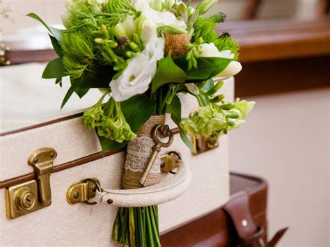 Wedding Day Essentials: Ultimate Must Haves Checklist