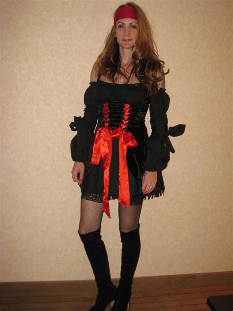 Milfs, Big Boobs, Curves.. - Tumblr Blog Gallery