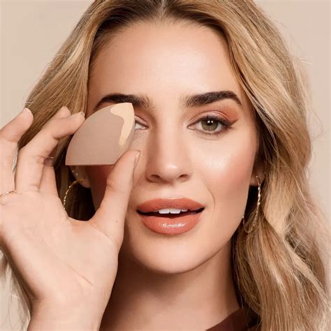 Real Techniques New Nudes Real Reveal Sponge Duo | Boozyshop!