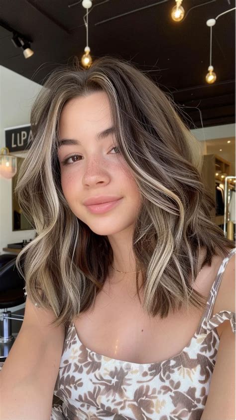 30 Brown Hair With Highlights Hairstyles That Are Low-Maintenance Yet ...