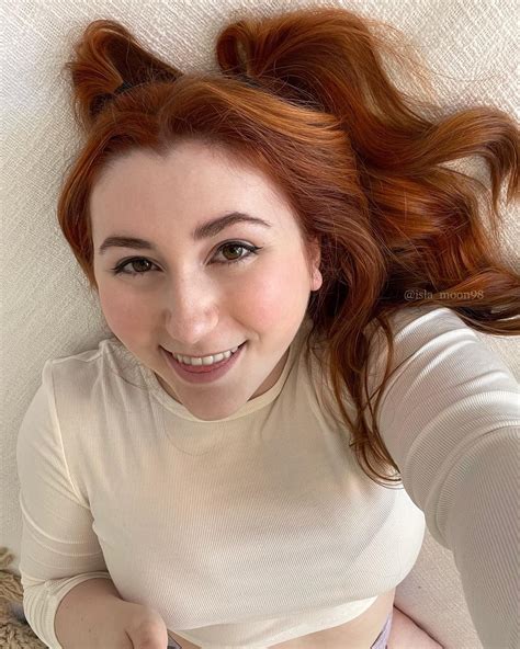 Who is Isla Moon? Age, Career, Family, Net Worth, Height Bio 2024 - Actors Hunk