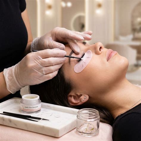 How to Remove Eyelash Glue