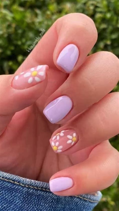 Simple flower nail designs to celebrate spring diy darlin – Artofit