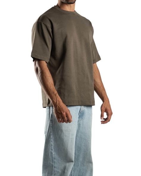 Boxy Fit T-Shirt | Relaxed, Modern & Everyday Essential - The Basic Look