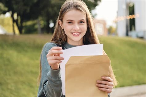 What Is Early Decision