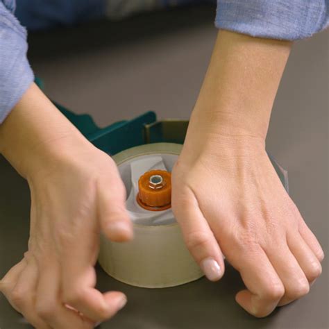 How to Load Your Packing Tape Gun | Duck Brand