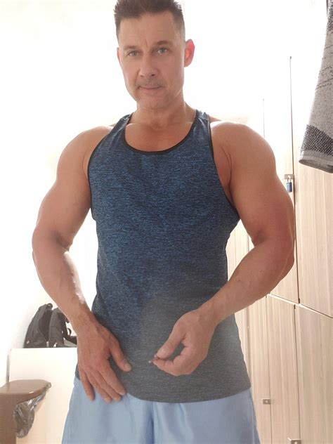 “Robert Van Damme in tank” … | Scrolller