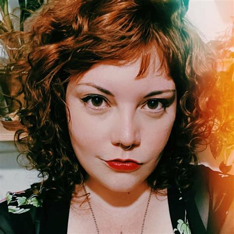 Carol Ruiz – Poesia Primata