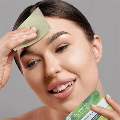 EcoTools Oil Absorbing Facial Blotting Papers, Removes Excess Oil, Travel Sized, Easy To Use ...