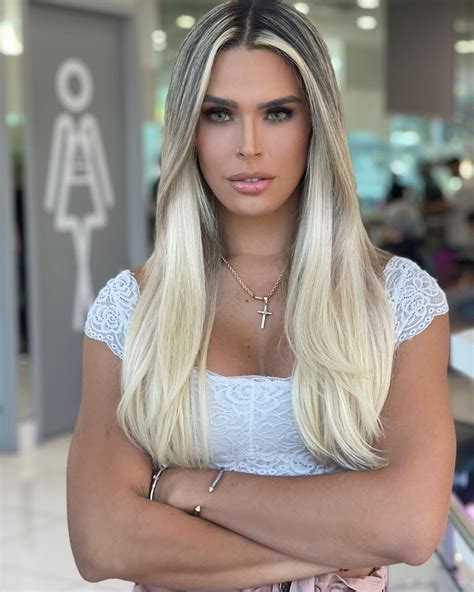 Ashlyn Pia – Most Beautiful Transgender Woman - TG Beauty