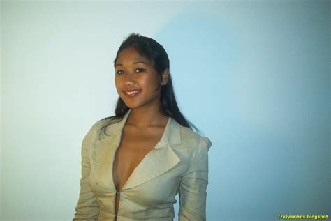 Cute and Innocent Looking Malay Girl Sucking BF Dick (24 pics) | Asian nude photo naked collection