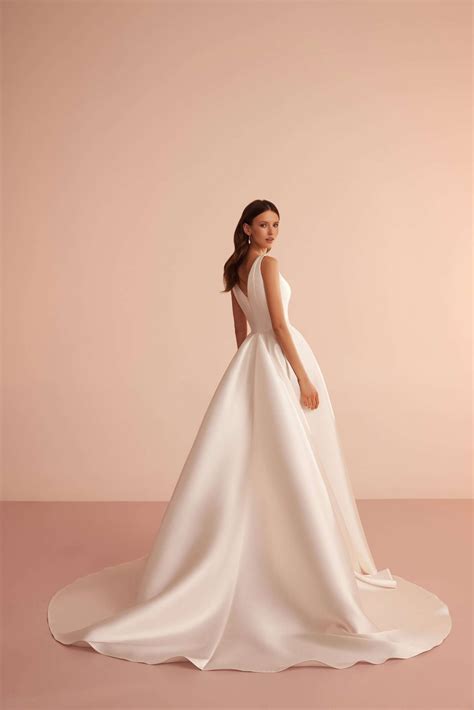A-Line Mikado Wedding Dress L404 | Ariamo Bridal