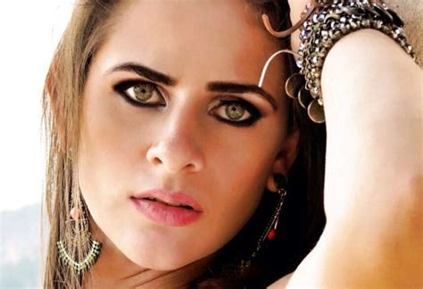 Ex-boia-fria conta que fatura R$ 40 mil no OnlyFans