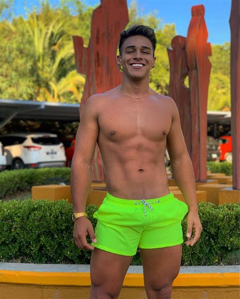 #Pack – Matias Sebastián Ochoa al desnudo - ENTUMENTV
