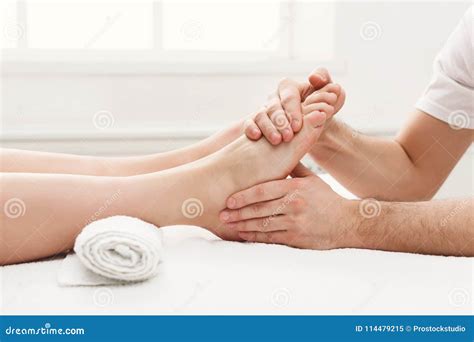Pies De Primer Del Masaje, Acupressure Imagen de archivo - Imagen de ...