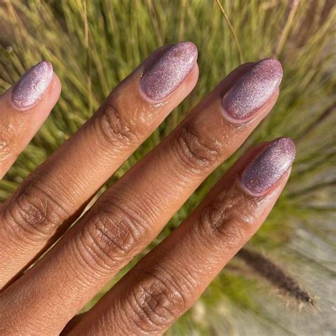 46 Cat Eye Nail Ideas That Add Mesmerizing Sparkle to Your Mani
