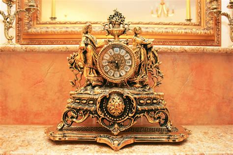 Antique Mantel Clocks Identification & Value: Expert Guide