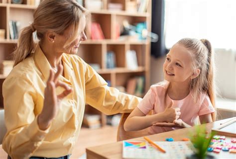 Gestalt Language Processing: 4 Stages & Therapy Goals